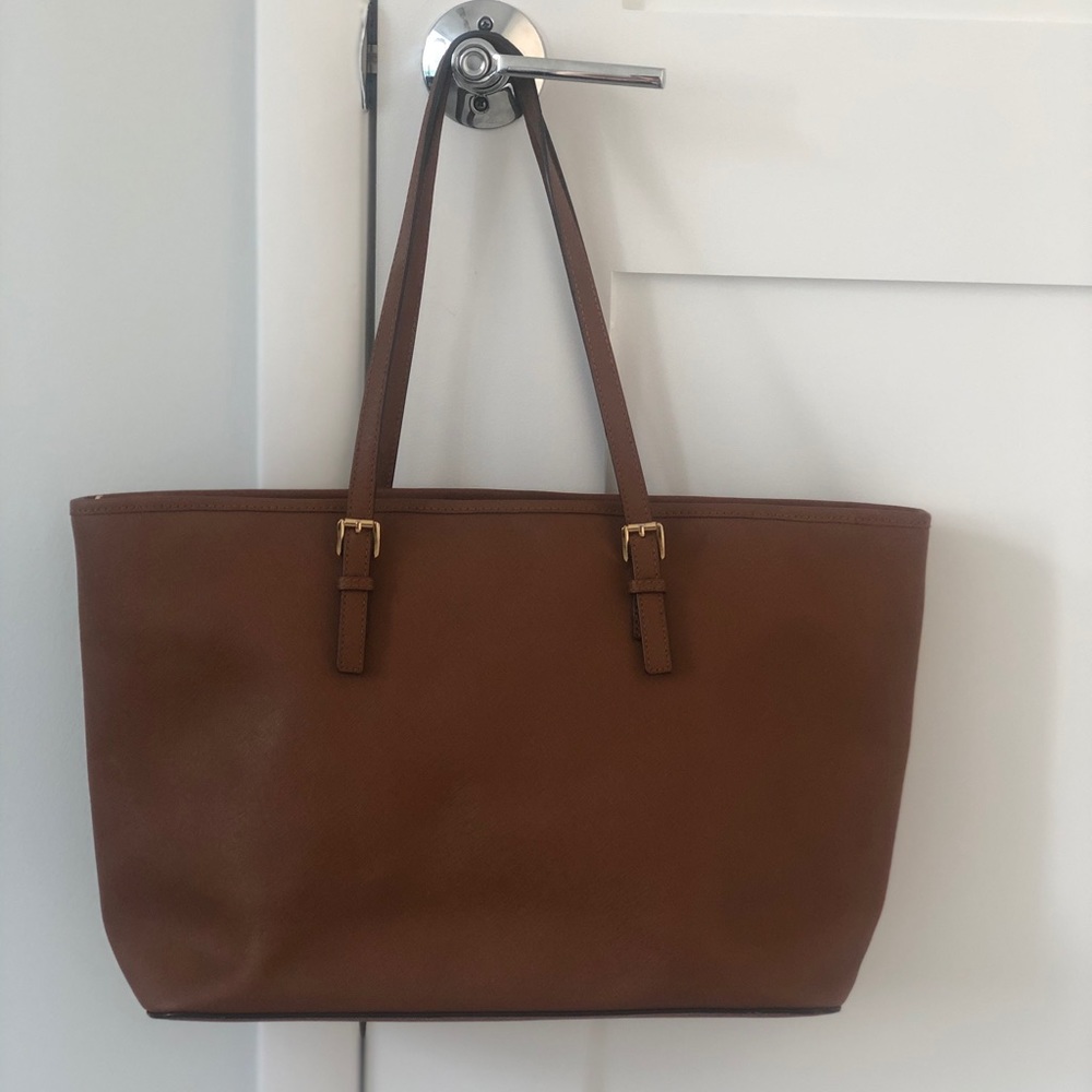 Authentic MIchael Kors Jet Set Travel Medium tote - Picture 5 of 15
